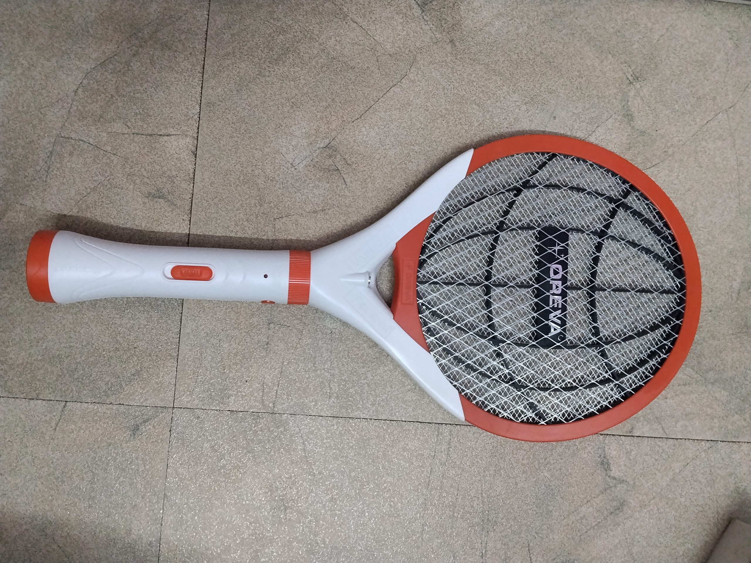 Mosquito Racket 2 in 1 with UV Light - Image 4