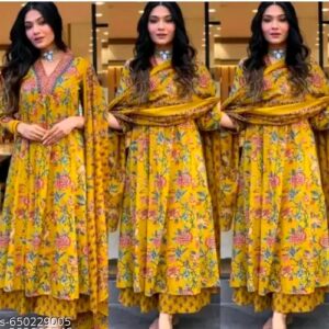 Golden Hour Vibes: Ethnic Simplicity with a Floral Twist