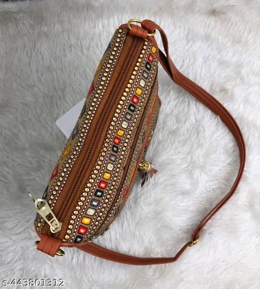 TRENDING SLING BAG - Image 3